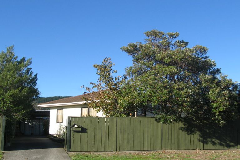 Photo of property in 19 Linwood Drive, Paraparaumu, 5032