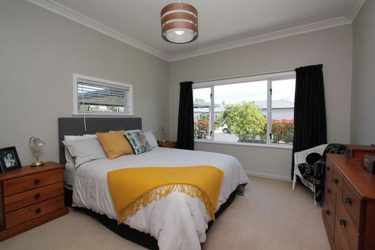 Photo of property in 1/2 Anzac Avenue, Onekawa, Napier, 4110