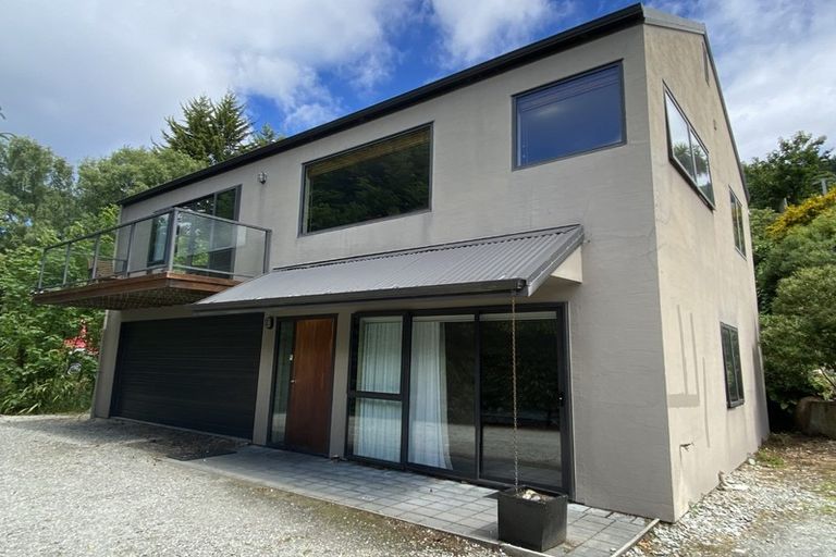 Photo of property in 37 Larch Hill Place, Queenstown, 9300