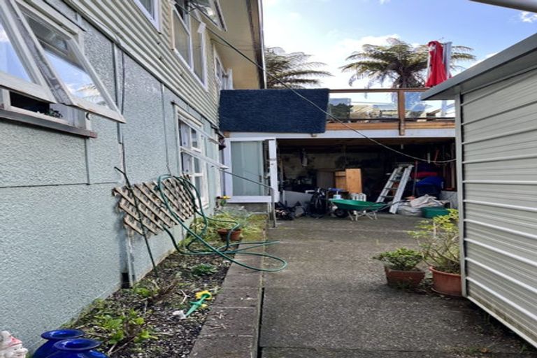 Photo of property in 84 Shetland Street, Glen Eden, Auckland, 0602