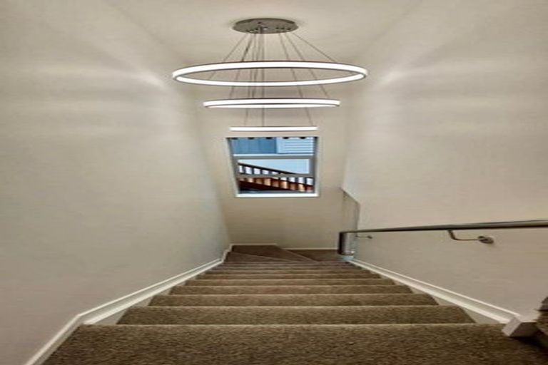 Photo of property in 9/24 Mili Way, Ranui, Auckland, 0612