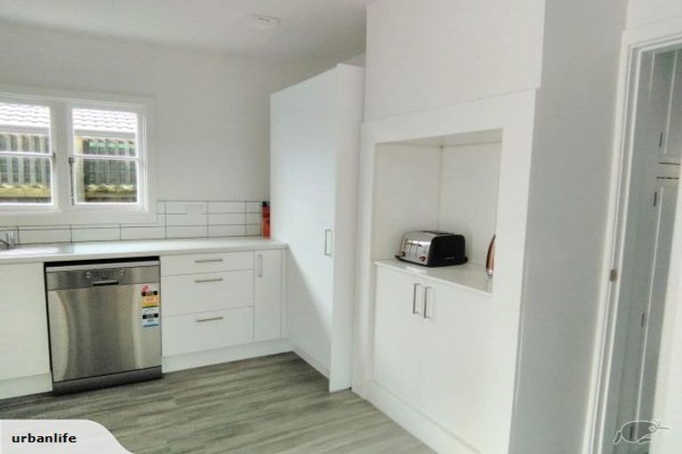 Photo of property in 2 Rustic Lane, Spreydon, Christchurch, 8024