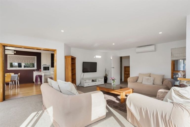 Photo of property in 21 Toorak Avenue, Avonhead, Christchurch, 8042