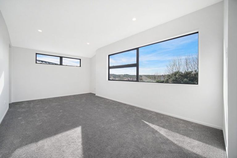 Photo of property in 12 Pleasant Way, Matakatia, Whangaparaoa, 0930