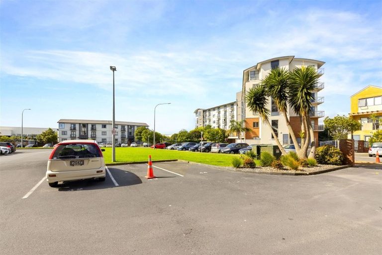 Photo of property in 1i/17 Crown Lynn Place, New Lynn, Auckland, 0600