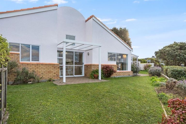 Photo of property in 1 Lakeside Villas, Whitby, Porirua, 5024