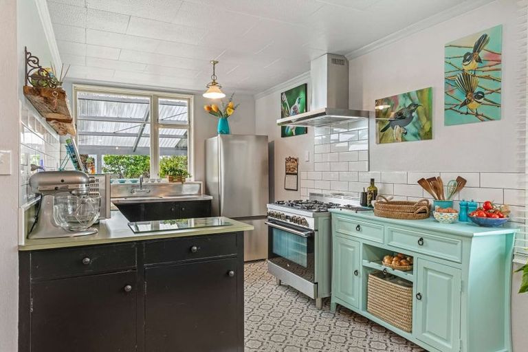 Photo of property in 87 Russell Street, Westport, 7825