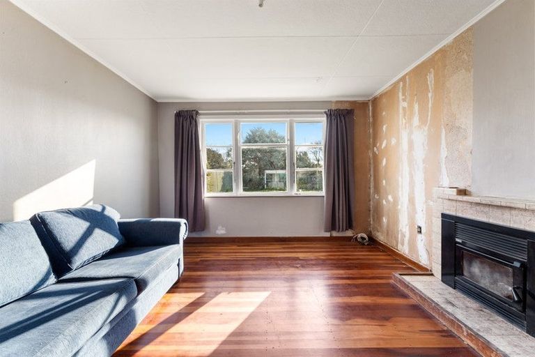 Photo of property in 12 Burns Street, Tawhero, Whanganui, 4501