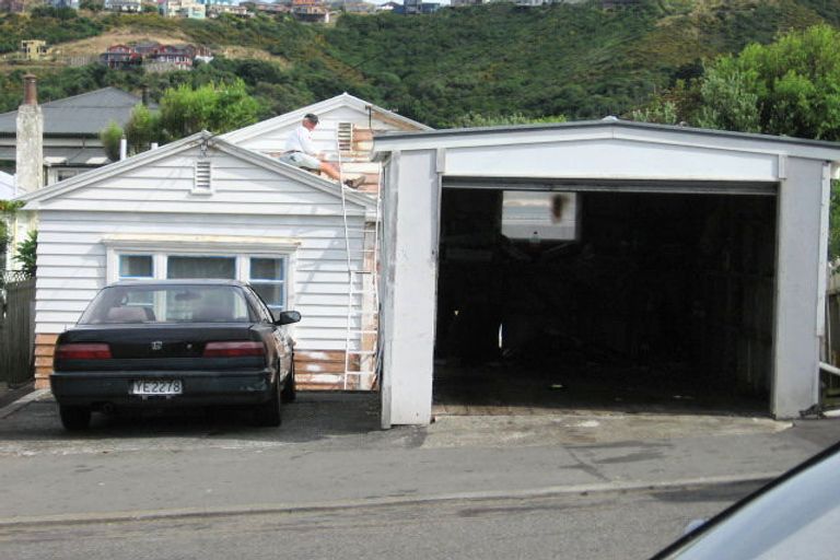 Photo of property in 90 Tiber Street, Island Bay, Wellington, 6023