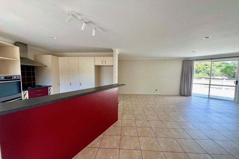Photo of property in 11 Ascot Way, Orewa, 0931