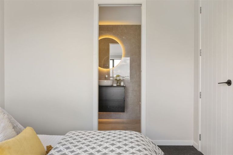 Photo of property in 5b Reynolds Place, Torbay, Auckland, 0630