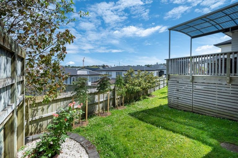 Photo of property in 11 Tee Point, Red Beach, 0932