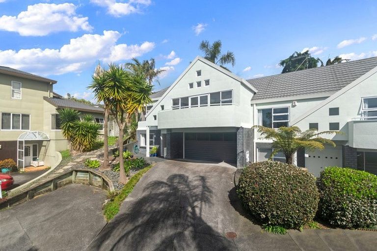 Photo of property in 1/16 Sailfish Drive, West Harbour, Auckland, 0618