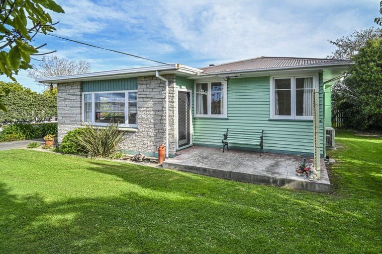 Photo of property in 10 Cornwall Road, Taradale, Napier, 4112
