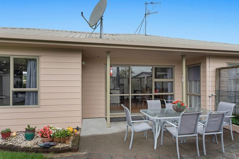 Photo of property in 13 Edgewater Grove, Whakatane, 3120