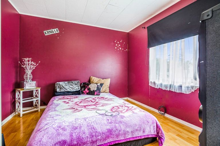 Photo of property in 20 Reinga Place, Massey, Auckland, 0614