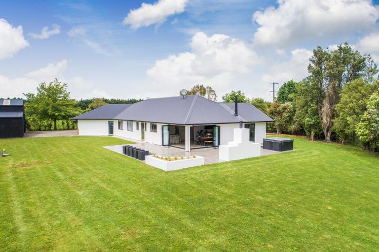 Photo of property in 1999 Longburn Rongotea Road, Longburn, Palmerston North, 4475