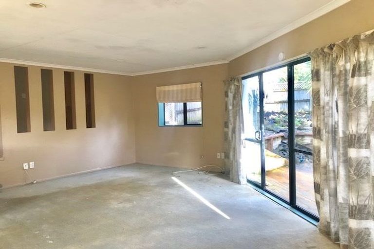 Photo of property in 39 Makora Road, Massey, Auckland, 0614