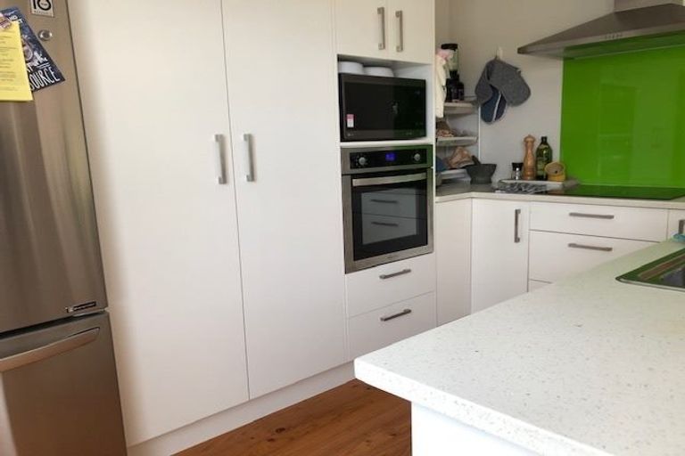 Photo of property in 32 Paramu Avenue, Birkdale, Auckland, 0626