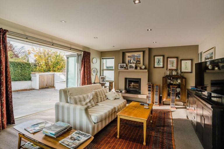 Photo of property in 15 Jessies Crescent, Wanaka, 9305