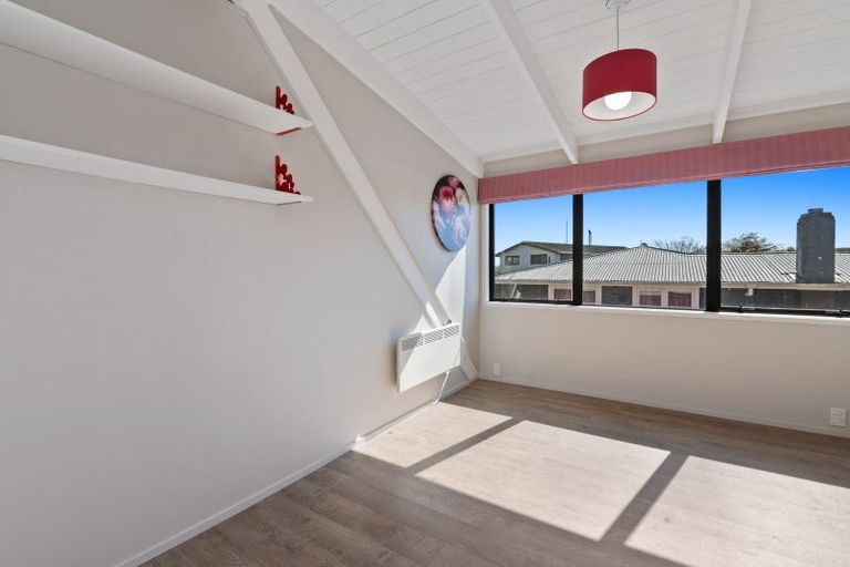 Photo of property in 87 Grand Vue Road, Kawaha Point, Rotorua, 3010
