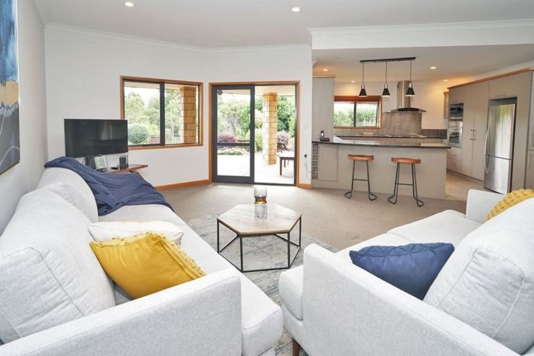 Photo of property in 14 Jaemont Court, Huntington, Hamilton, 3210