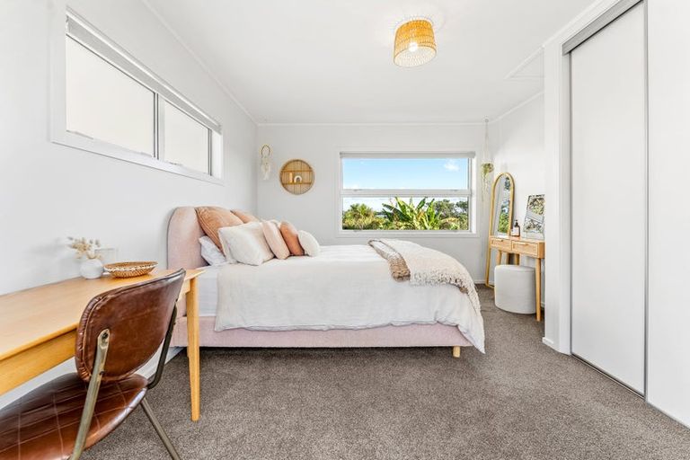 Photo of property in 63 Ardern Avenue, Stanmore Bay, Whangaparaoa, 0932