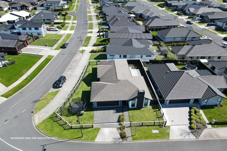 Photo of property in 1 Kaaka Street, Cambridge, 3434