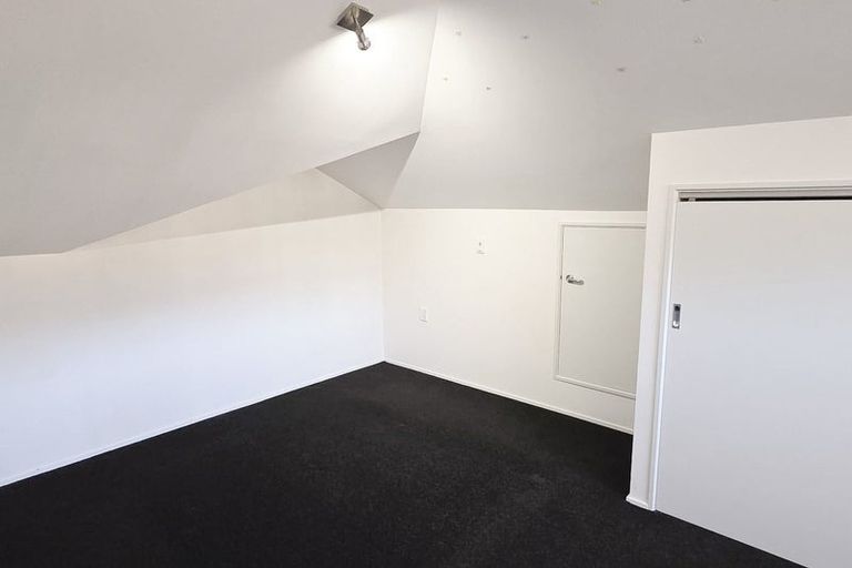 Photo of property in Palm Grove Apartments, 10/13d Palm Grove, Berhampore, Wellington, 6023