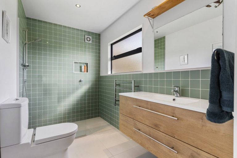 Photo of property in 112a Kiwi Road, Whangamata, 3620