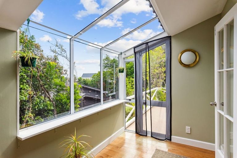 Photo of property in 15b Kakariki Grove, Waikanae, 5036