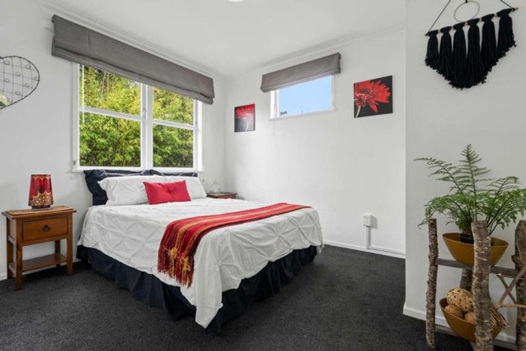 Photo of property in 16 Levesque Street, Birkdale, Auckland, 0626