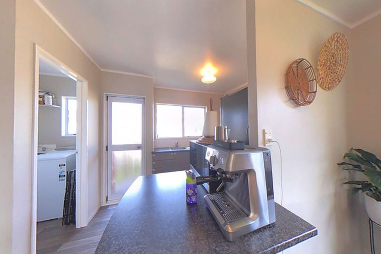 Photo of property in 13 Cyril Crescent, West Harbour, Auckland, 0618