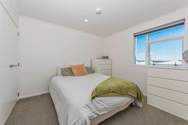 Photo of property in 25 Marine Parade, Hobsonville, Auckland, 0616