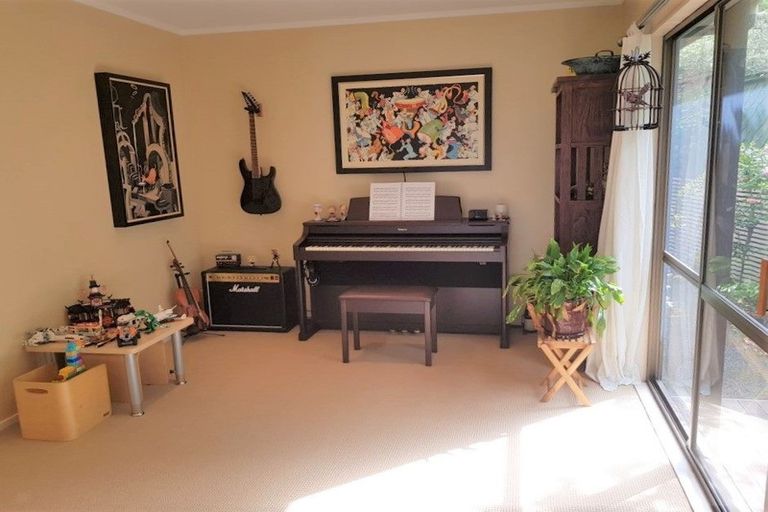 Photo of property in 1 Nebraska Way, Brooklyn, Wellington, 6021