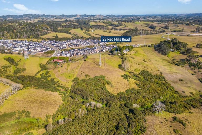 Photo of property in 23 Red Hills Road, Massey, Auckland, 0614