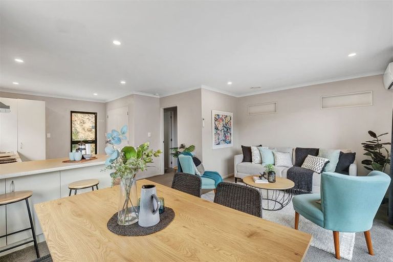 Photo of property in 64 Omapere Street, Whitby, Porirua, 5024