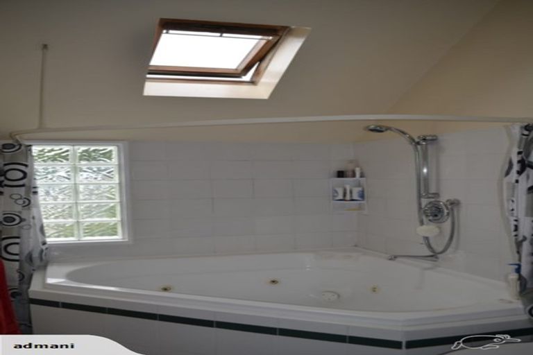 Photo of property in 2/240 Kilmore Street, Christchurch Central, Christchurch, 8011