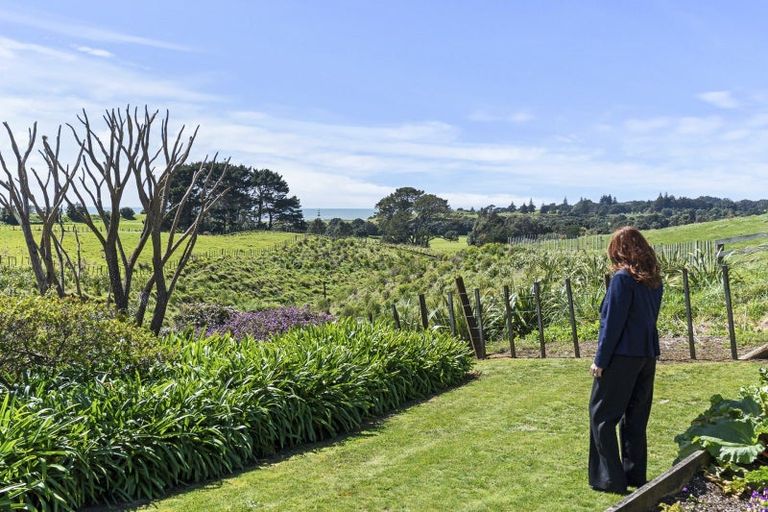 Photo of property in 9 Chatswood Grove, Fitzroy, New Plymouth, 4312