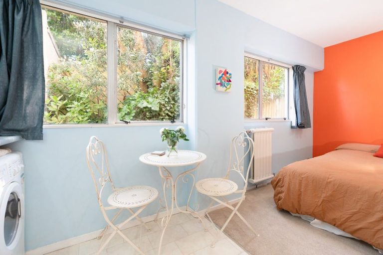 Photo of property in Capital Hill Apartments, 12/54u Hill Street, Thorndon, Wellington, 6011