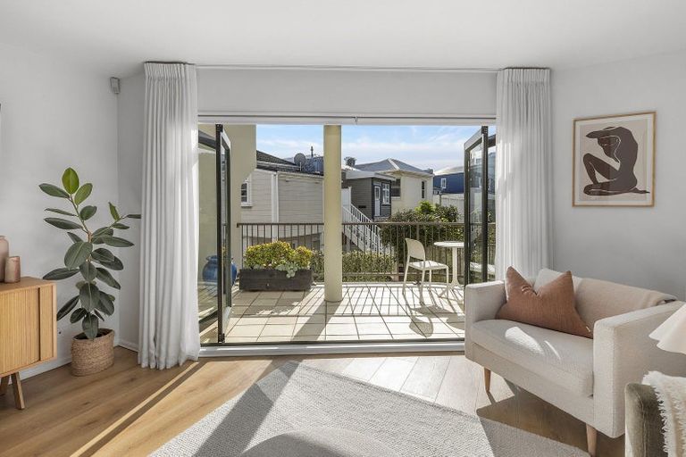 Photo of property in Vein & Skin, 38a Roxburgh Street, Mount Victoria, Wellington, 6011