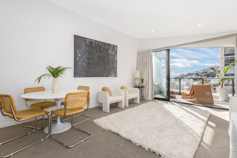 Photo of property in 1/18 Oriental Terrace, Oriental Bay, Wellington, 6011