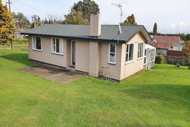 Photo of property in 15 Suther Street, Waverley, 4510
