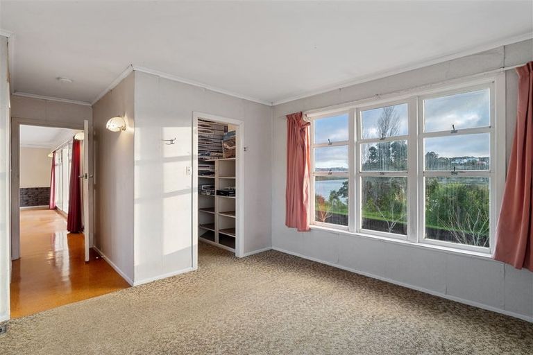 Photo of property in 20 Renata Crescent, Te Atatu Peninsula, Auckland, 0610