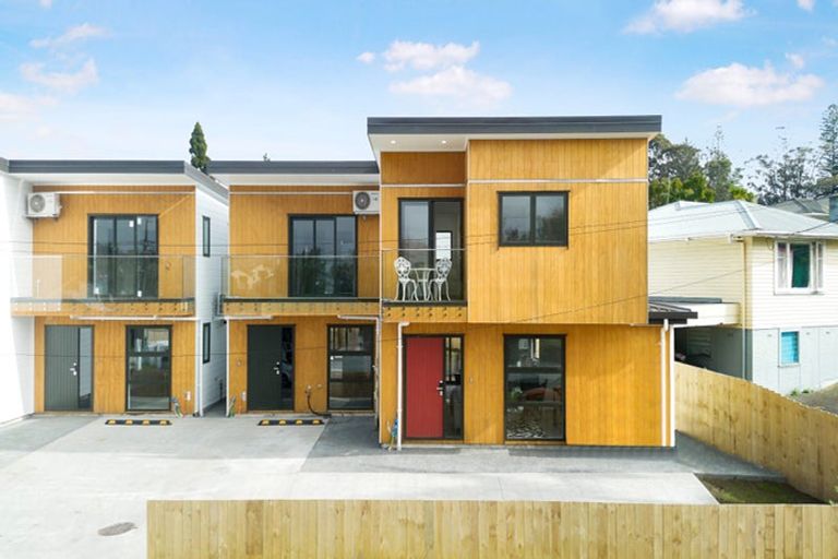 Photo of property in 13a Sarona Avenue, Glen Eden, Auckland, 0602