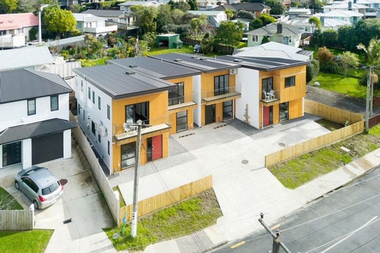 Photo of property in 13a Sarona Avenue, Glen Eden, Auckland, 0602