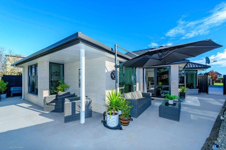 Photo of property in 2/32 Anglesea Avenue, Parklands, Christchurch, 8083