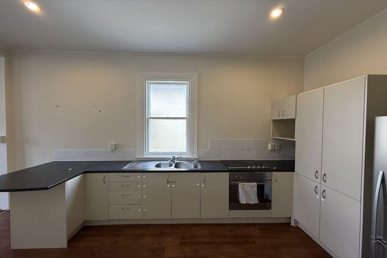 Photo of property in 86 Roxburgh Street, Mount Victoria, Wellington, 6011