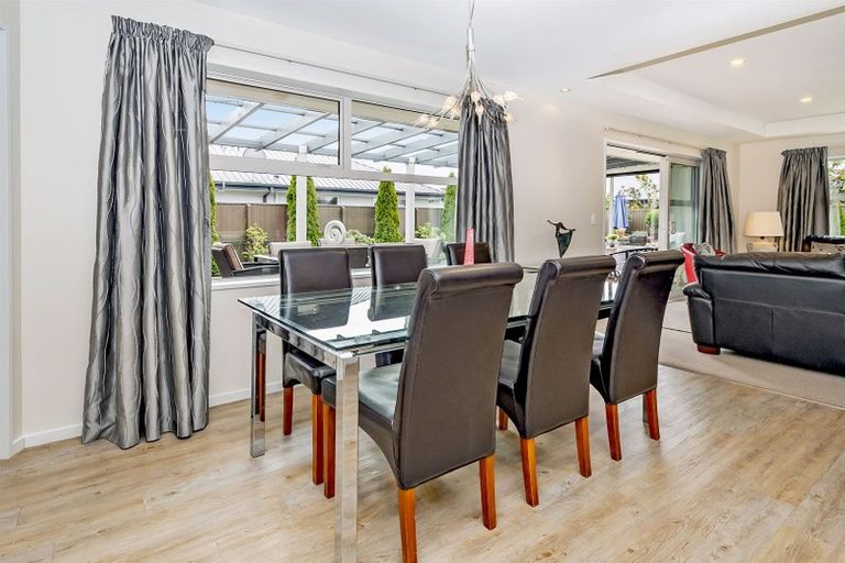 Photo of property in 24 Cairnbrae Drive, Prebbleton, 7604