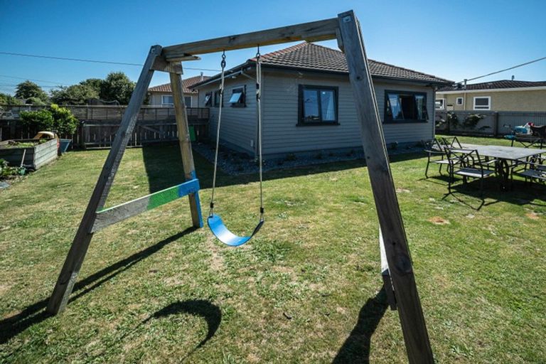 Photo of property in 32 Bledisloe Avenue, Stoke, Nelson, 7011